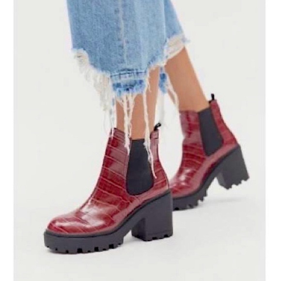 Urban Outfitters Shoes - Urban Outfitters 7 Chloe Wine Ankle Chelsea Boots Women's Croc-Embossed